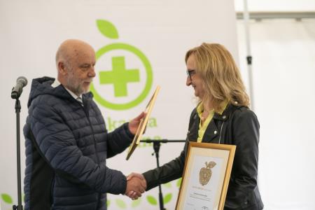 Predaja priznanja Zlato Jabolko_Foto Robert Zabukovec